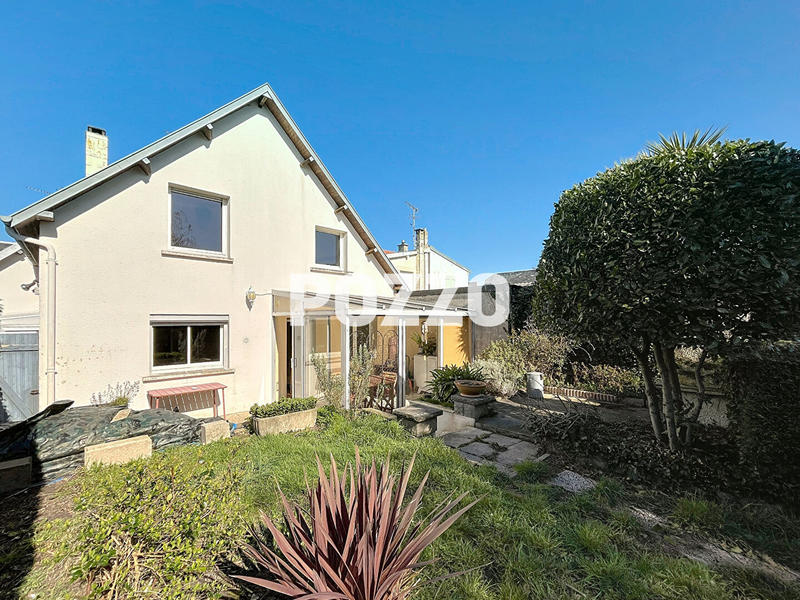 Maison - 90 m² - 5 pièces