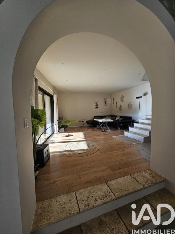 Châlet - 375 m² - 10 pièces