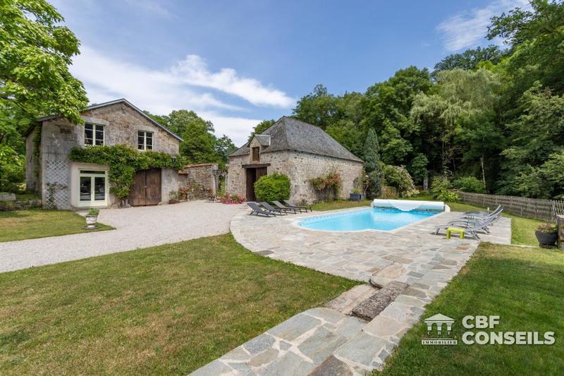 Château - 560 m² - 15 pièces