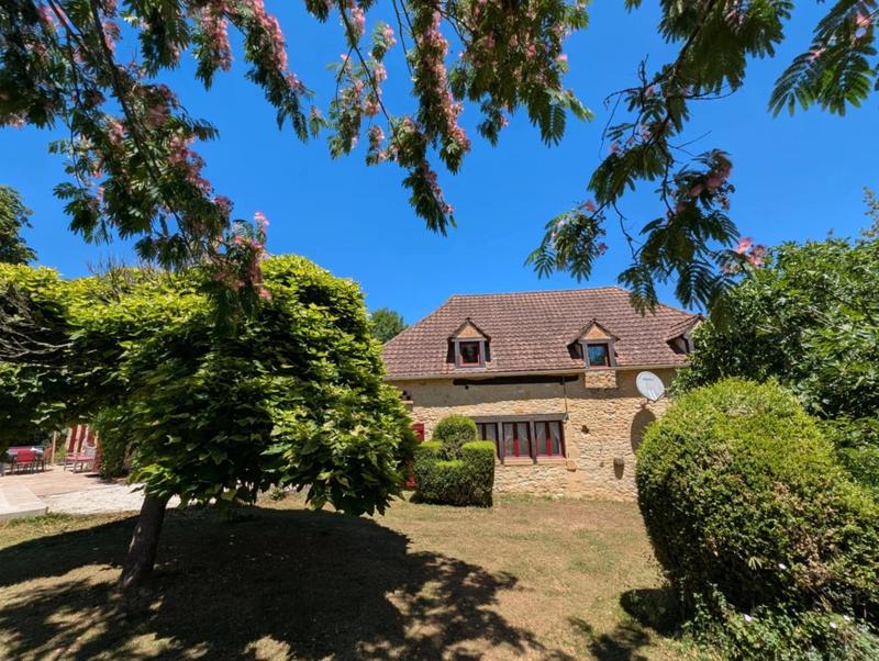 Maison - 260 m² - 9 pièces