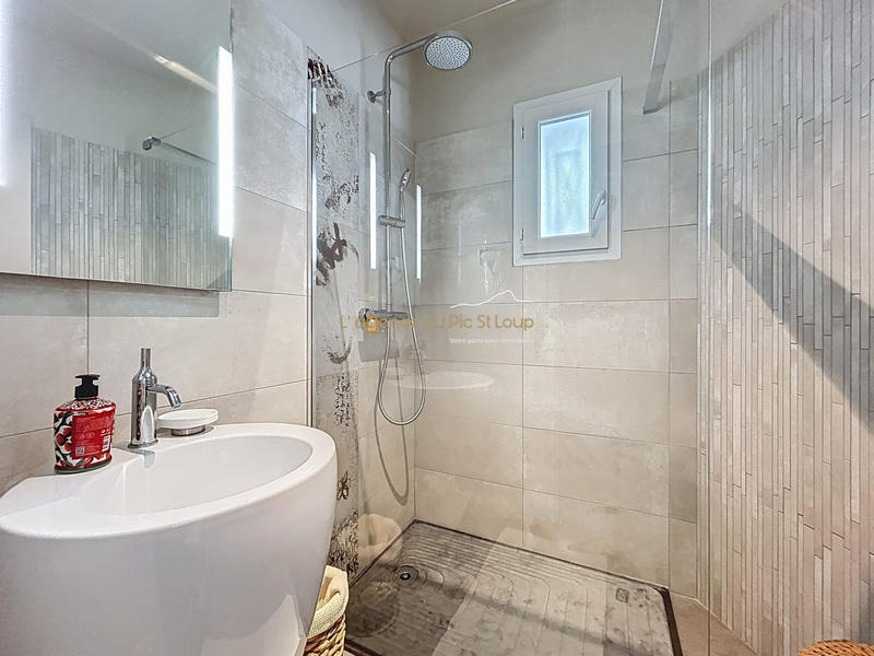 Villa - 180 m² - 6 pièces