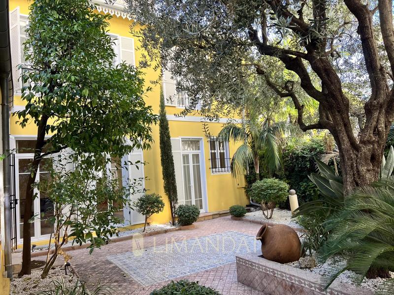 Maison de ville - 130 m² - 5 pièces