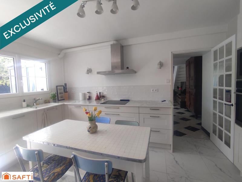 Maison - 275 m² - 8 pièces