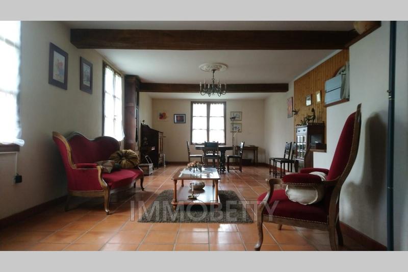 Maison - 210 m² - 8 pièces