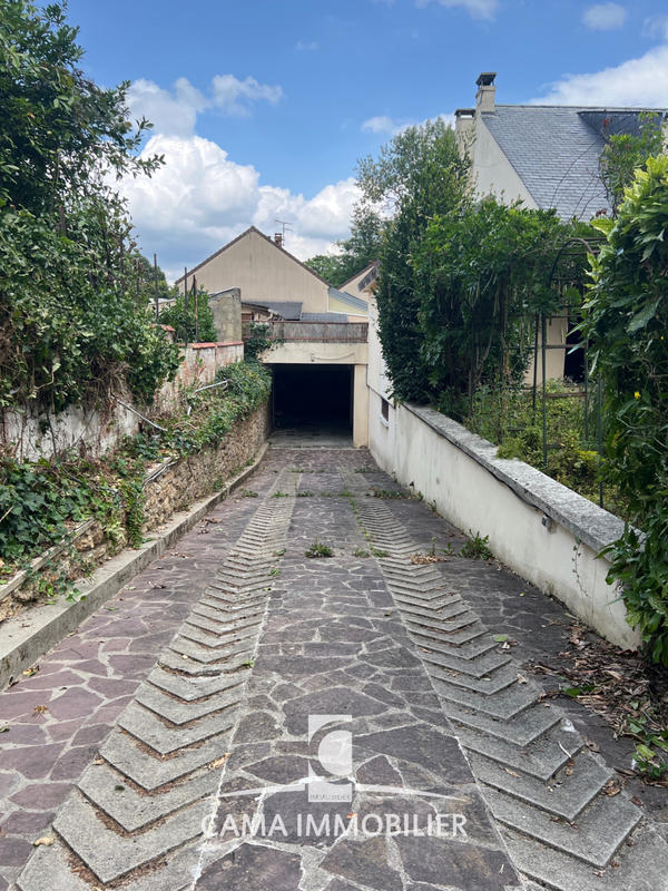 Maison - 349 m² - 10 pièces