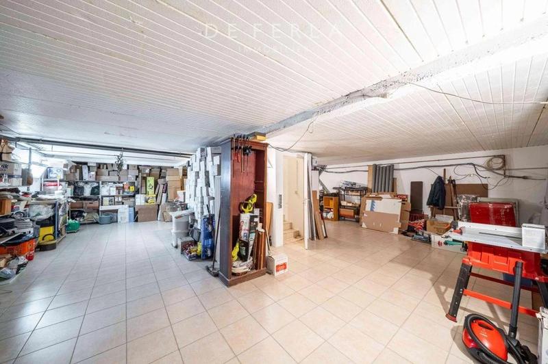 Maison - 230 m² - 5 pièces