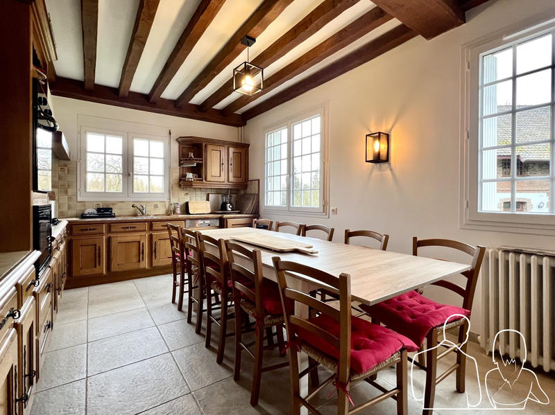 Maison ancienne - 335 m² - 10 pièces