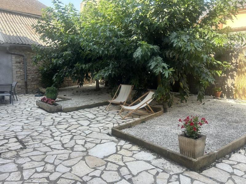 Demeure - 257 m² - 8 pièces