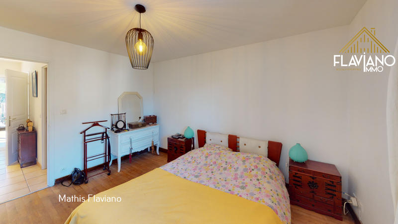 Appartement - 151 m² - 6 pièces