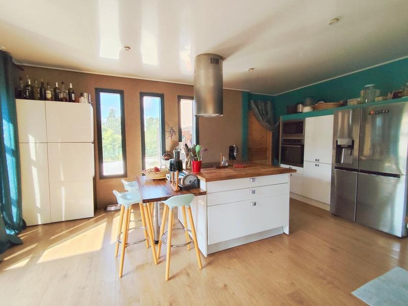 Maison de bois - 240 m² - 6 pièces