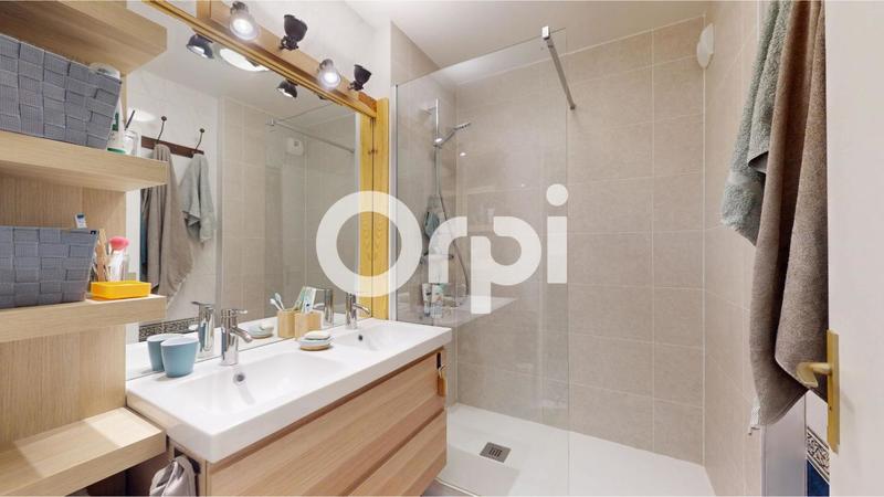 Appartement - 99 m² - 4 pièces