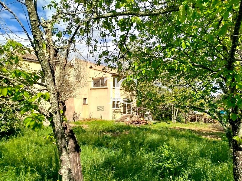 Maison - 208 m² - 5 pièces