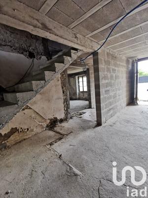 Maison - 360 m² - 3 pièces