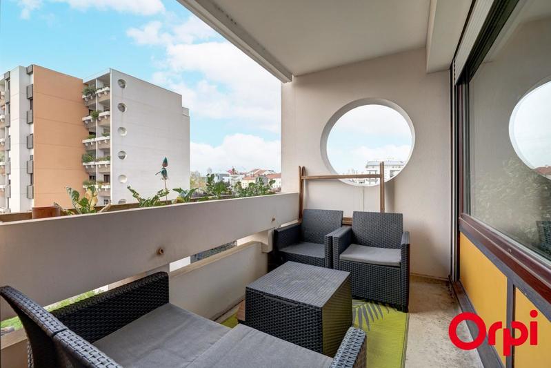 Appartement - 75 m² - 3 pièces