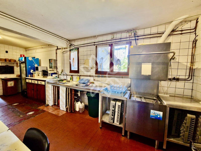 Propriété - 499 m² - 12 pièces