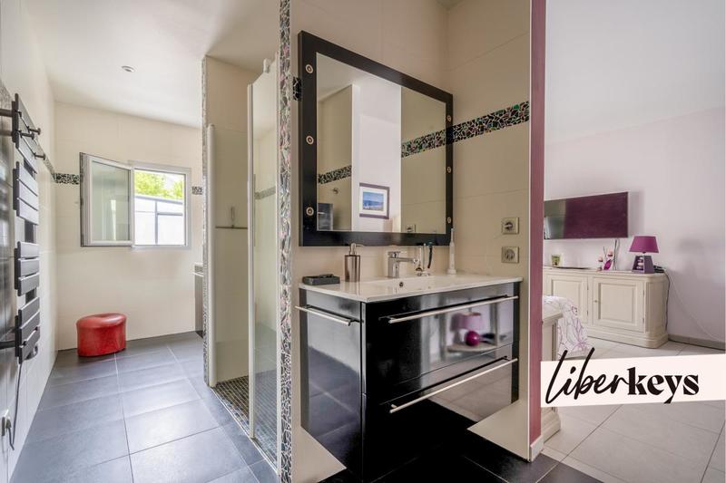 Maison - 210 m² - 7 pièces