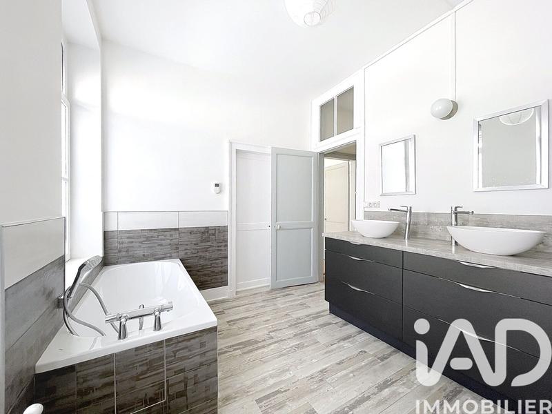 Maison de ville - 242 m² - 8 pièces