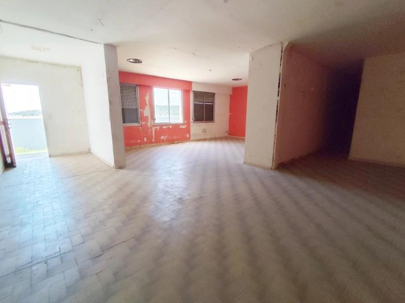 Local commercial - 4 860 m²