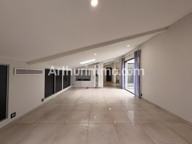 Maison - 257 m² - 5 pièces