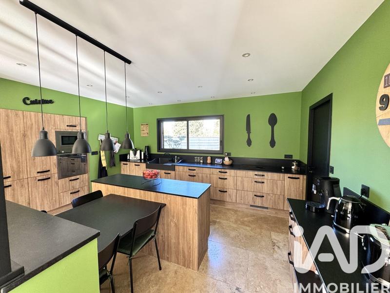 Maison - 205 m² - 6 pièces