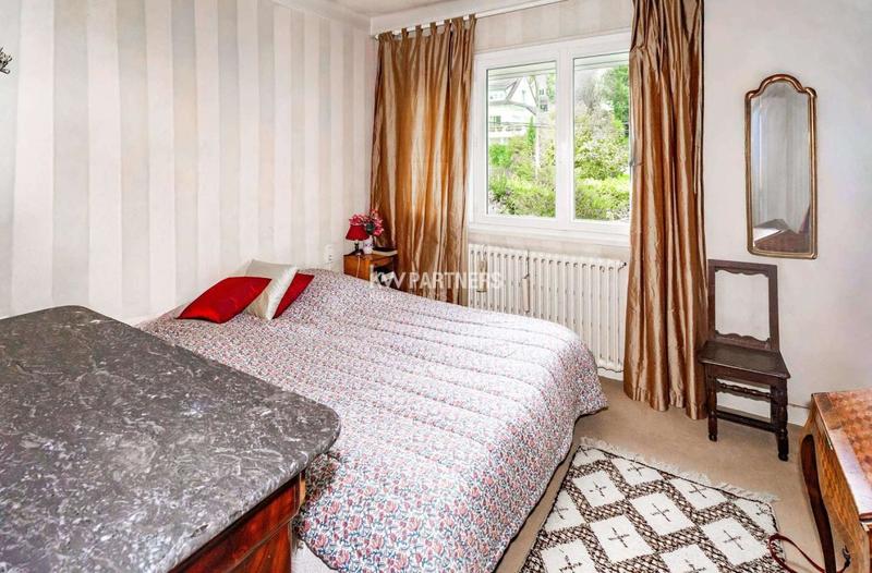 Maison - 142 m² - 9 pièces