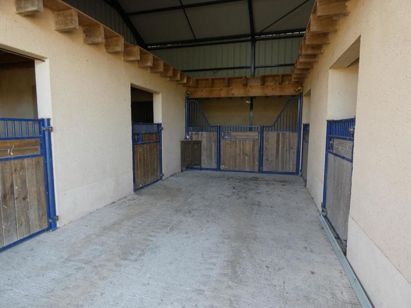 Maison - 220 m² - 8 pièces