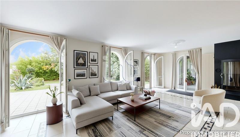 Maison - 280 m² - 8 pièces