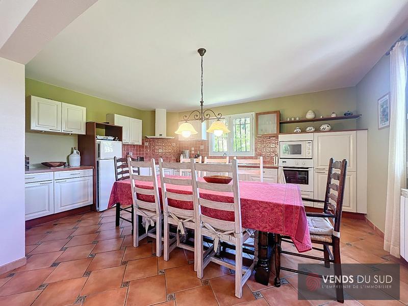 Maison - 215 m² - 8 pièces