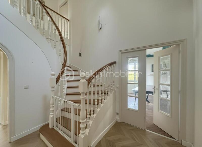 Maison de maîtres - 150 m² - 11 pièces