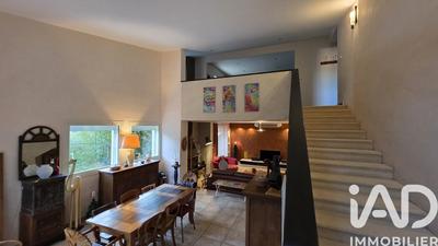 Maison - 180 m² - 8 pièces