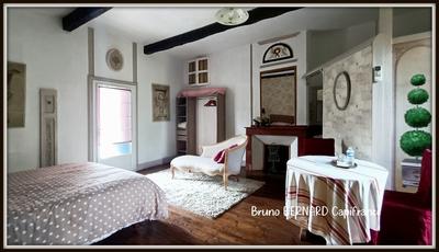 Maison - 315 m² - 11 pièces