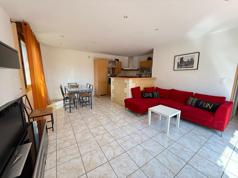 Maison - 230 m² - 8 pièces