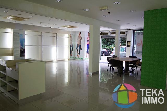 Local commercial - 192 m² - 1 pièce