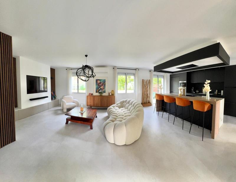 Maison - 110 m² - 5 pièces