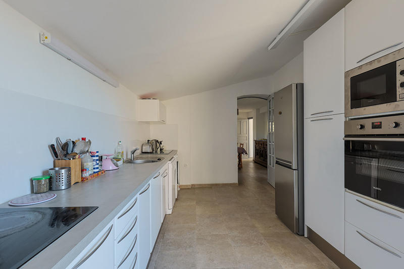 Maison - 205 m² - 9 pièces