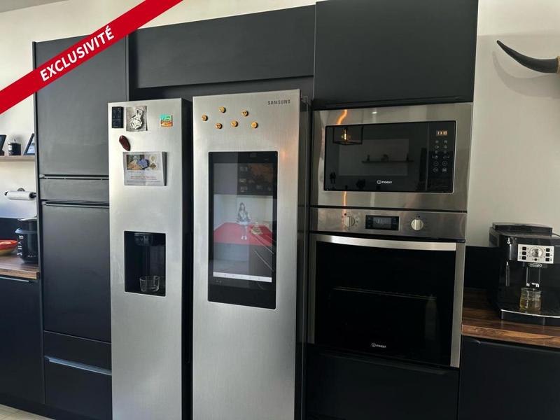 Maison - 230 m² - 3 pièces