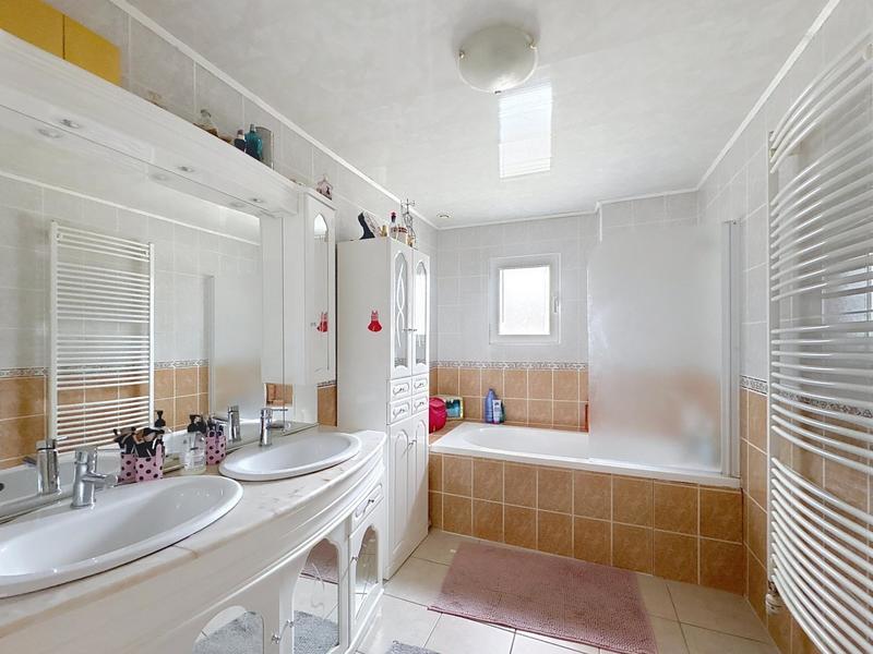 Maison - 148 m² - 5 pièces