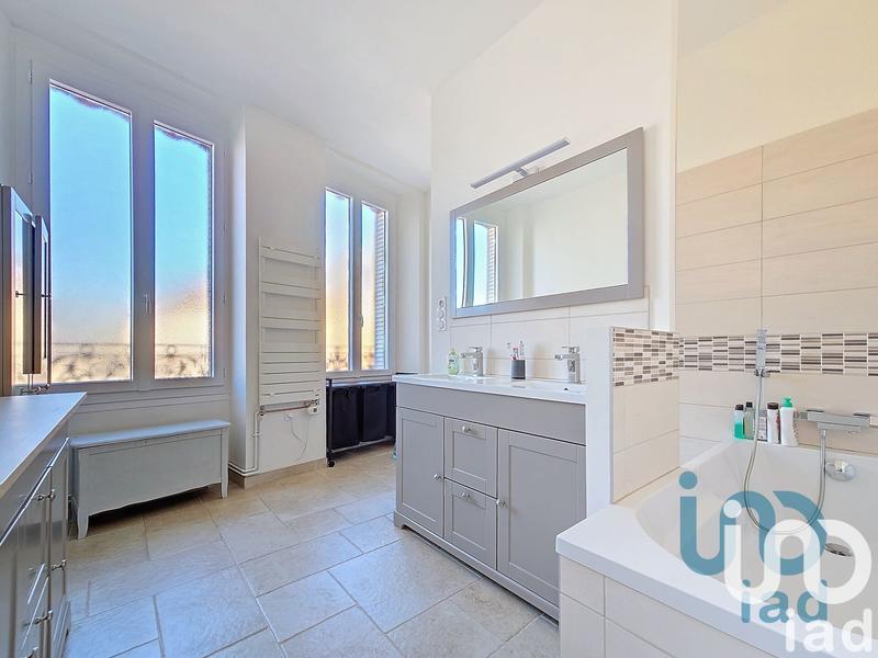 Maison de ville - 200 m² - 9 pièces