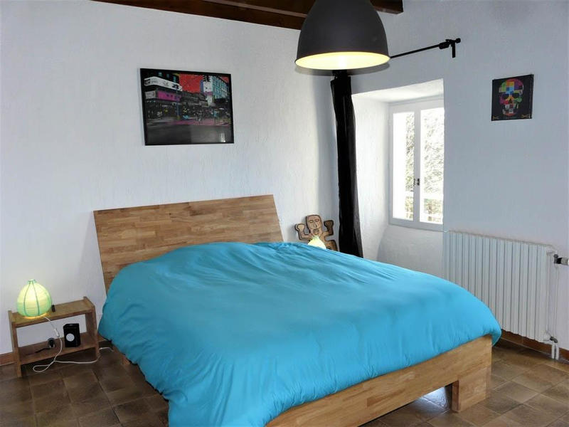 Maison - 250 m² - 12 pièces