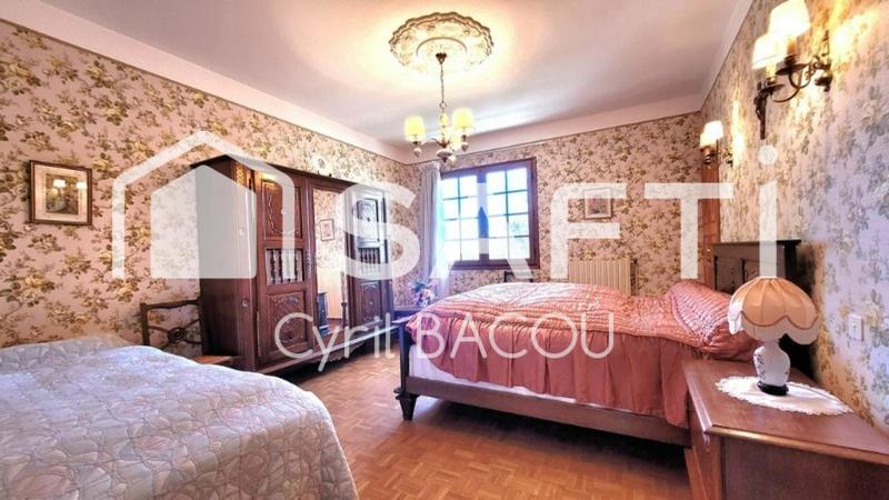 Maison - 200 m² - 6 pièces