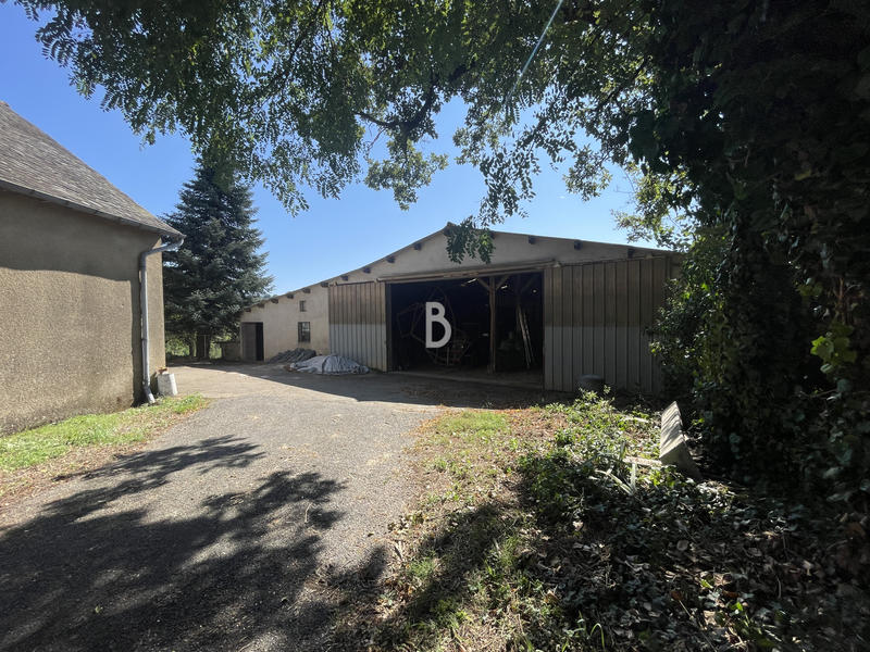 Maison - 240 m² - 8 pièces