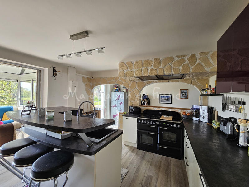 Maison - 200 m² - 7 pièces