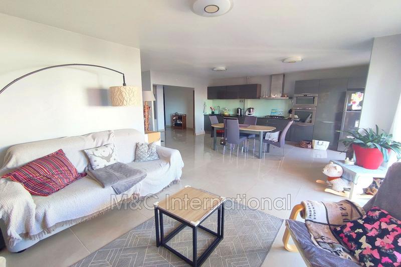 Appartement - 90 m² - 4 pièces