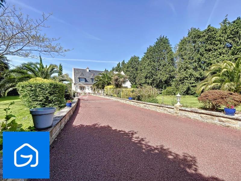 Villa - 232 m² - 10 pièces