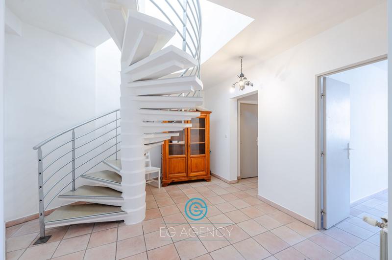 Appartement - 115 m² - 4 pièces