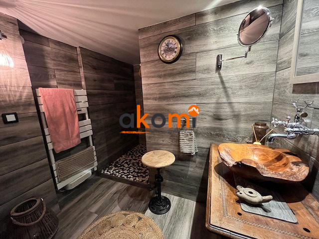 Maison - 203 m² - 10 pièces