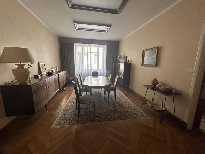 Maison traditionnelle - 188 m² - 7 pièces