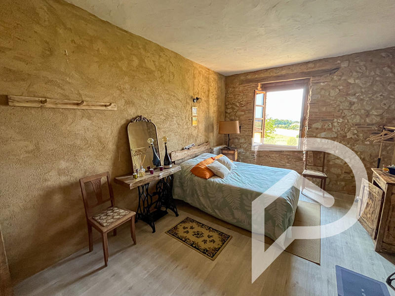 Maison - 228 m² - 7 pièces