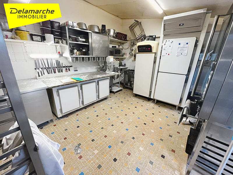 Maison - 185 m² - 10 pièces