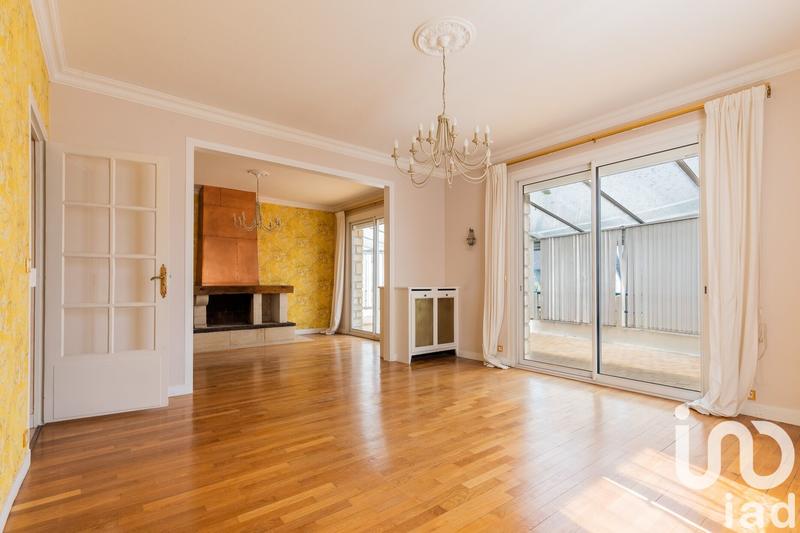 Maison - 180 m² - 7 pièces